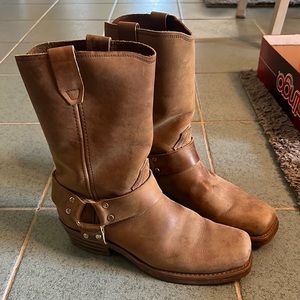 Women’s size 9 square toed Dingo cowboy boots